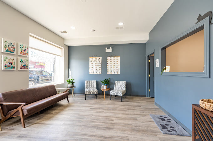The Chicago lobby: a leather sofa, patterned chairs and the front window